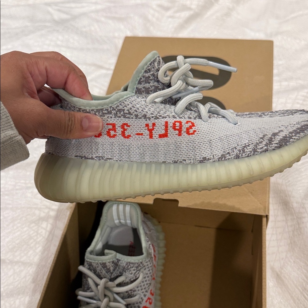 Yeezy Boost Sneakers - Picture 5 of 13